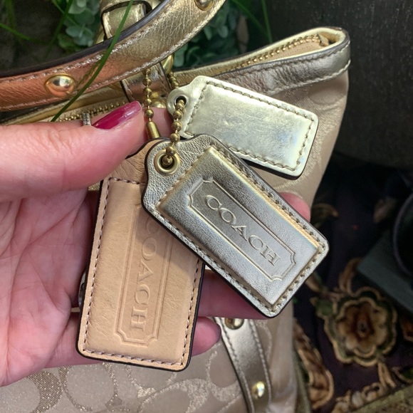 Authentic COACH LUREX METALLIC LEATHER W STUDS ZIP TOP SHOULDER BAG (EUC) - Picture 15 of 16